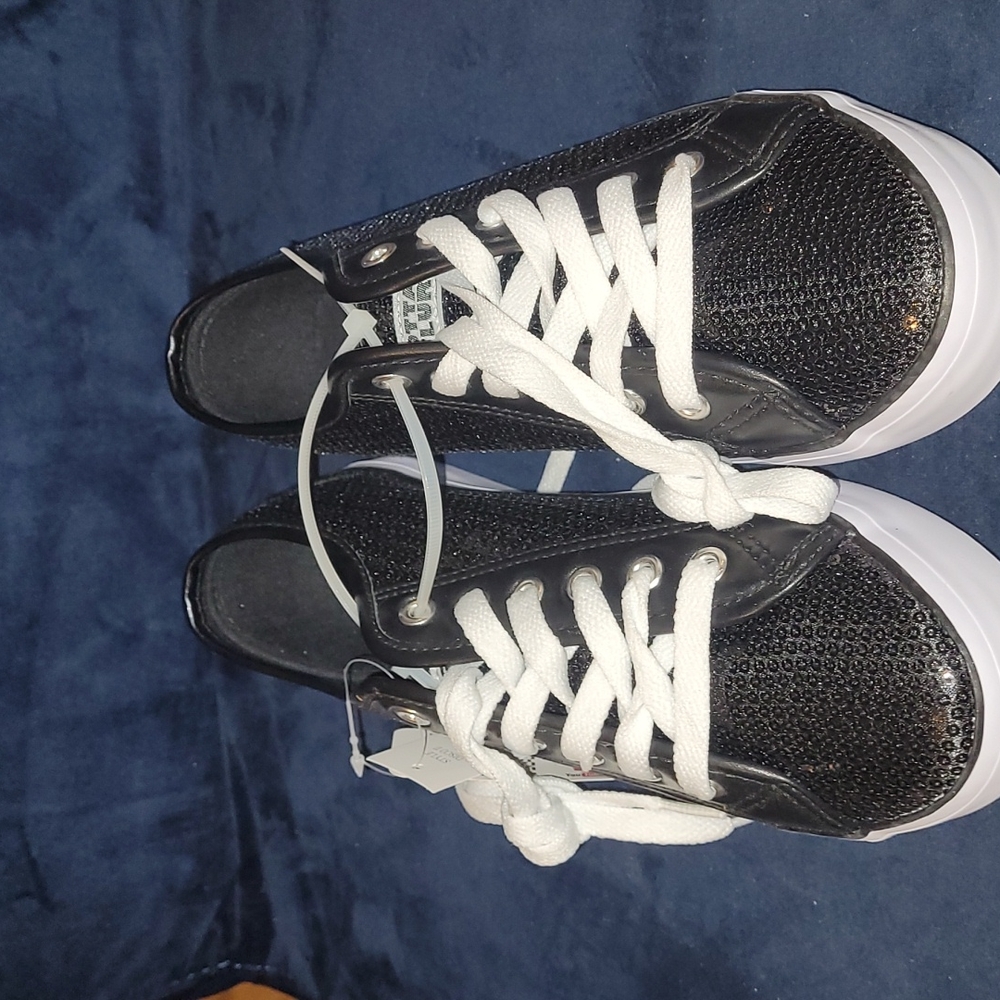 New GOTTA FLURT mini sequin styled sneaker set size 7.5(you get them both) - Picture 6 of 8